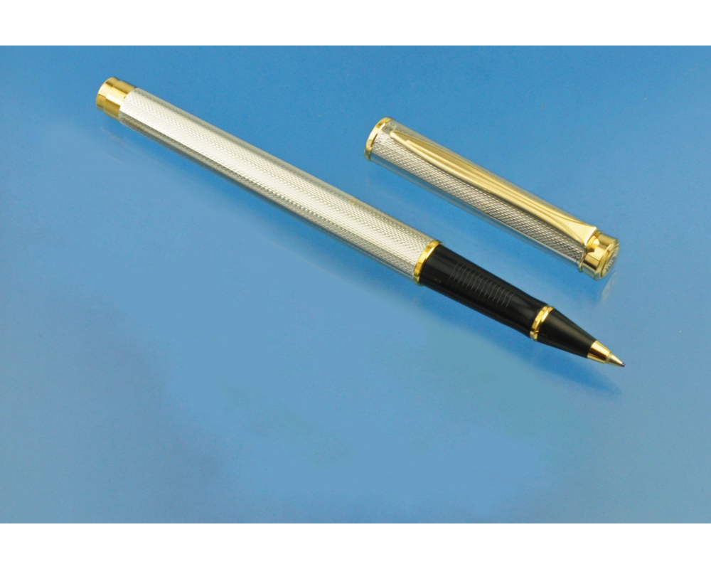 Шариковая ручка Pelikan