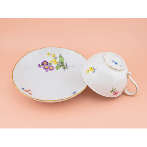 Чашка и блюдце цветы фарфор роспись Meissen