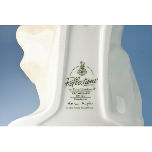 ДАМА С СОБАКОЙ фарфор Royal Doulton Англия