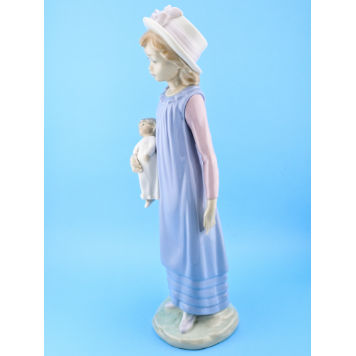 Девочка с куклой фарфор Lladro Испания