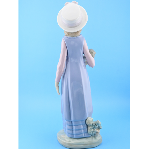 Девочка с куклой фарфор Lladro Испания