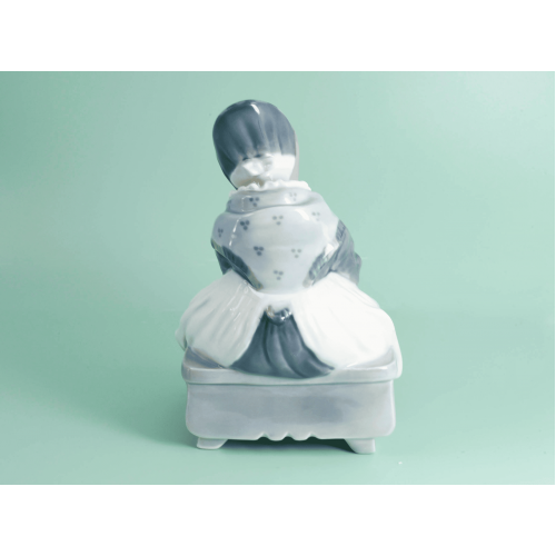 РУКОДЕЛЬНИЦА фарфор Royal Copenhagen Дания