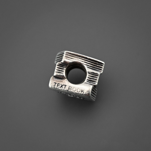 Шарм Знания Pandora серебро 925 проба