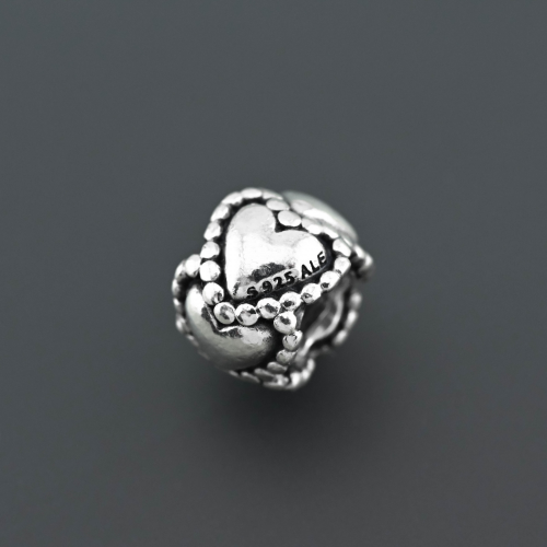Шарм Сердца Pandora серебро 925 проба